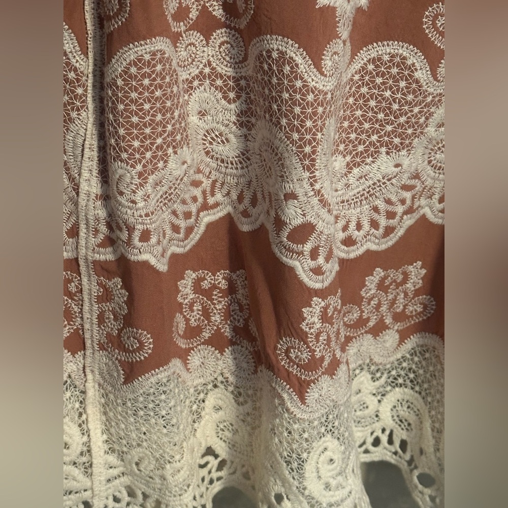 NWT Democracy Embroidered Lace Blouse in Brown Nutmeg and Cream Lace! SZ Medium - Picture 3 of 6